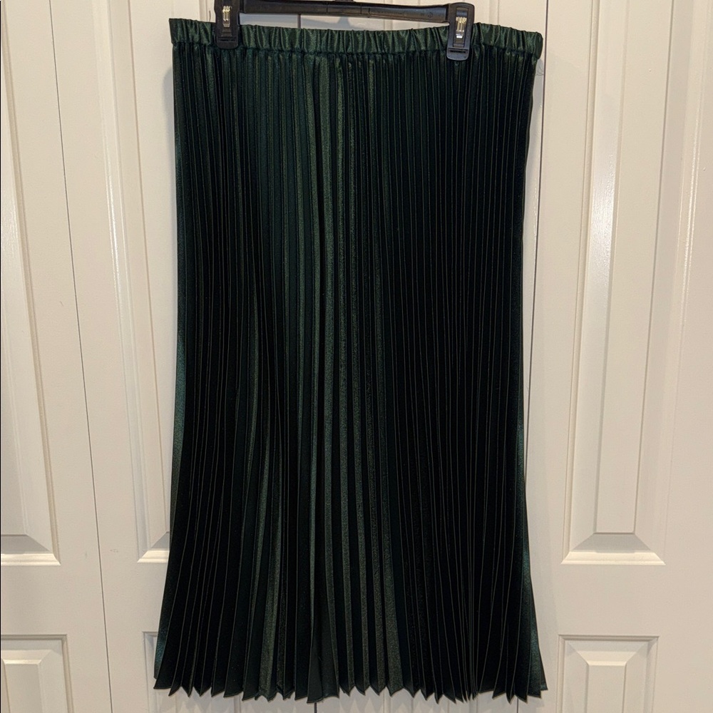 Anne Klein Dark Green Midi Skirt